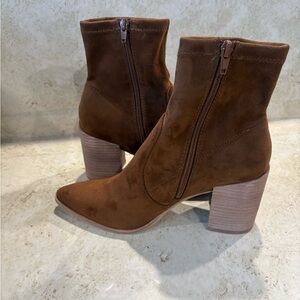 Steve Madden Cognac Booties Size 9